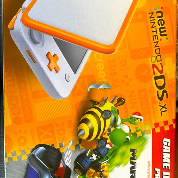 EUC Nintendo 2 DS XL Mario Kart 7 edition Bundle - Picture 7 of 7